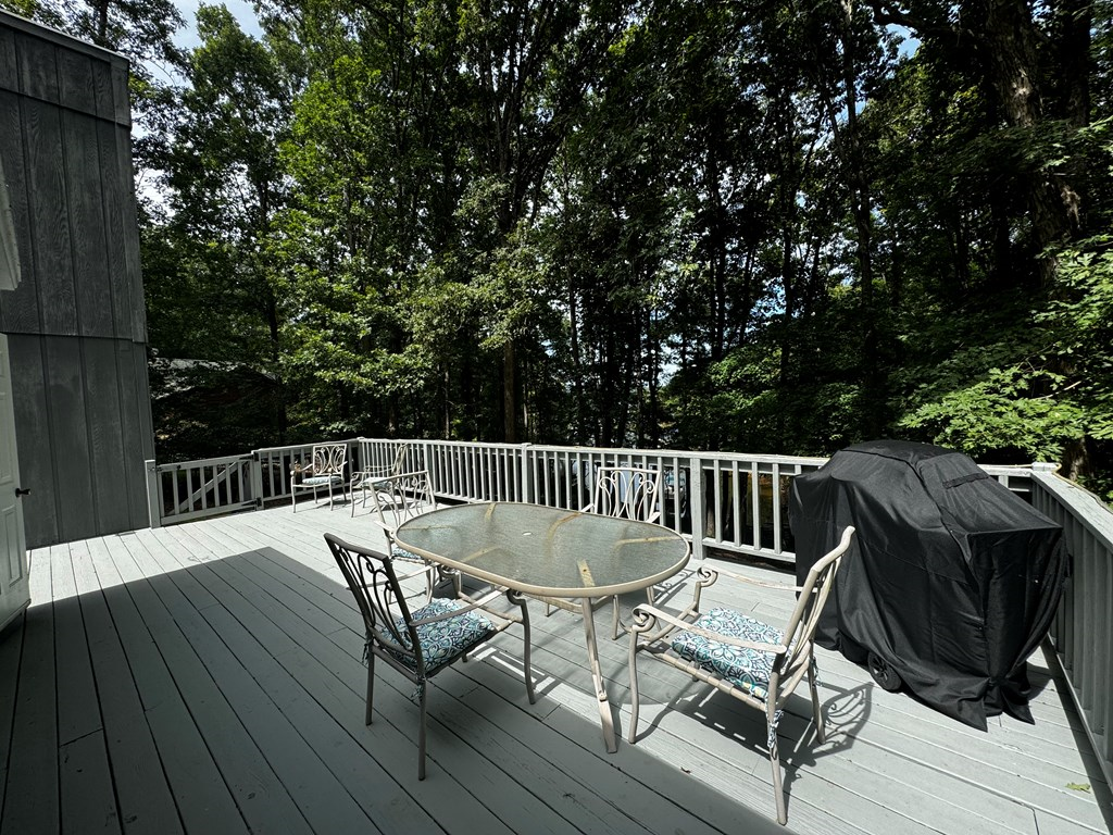 339 Highpoint Boulevard Property Photo 18