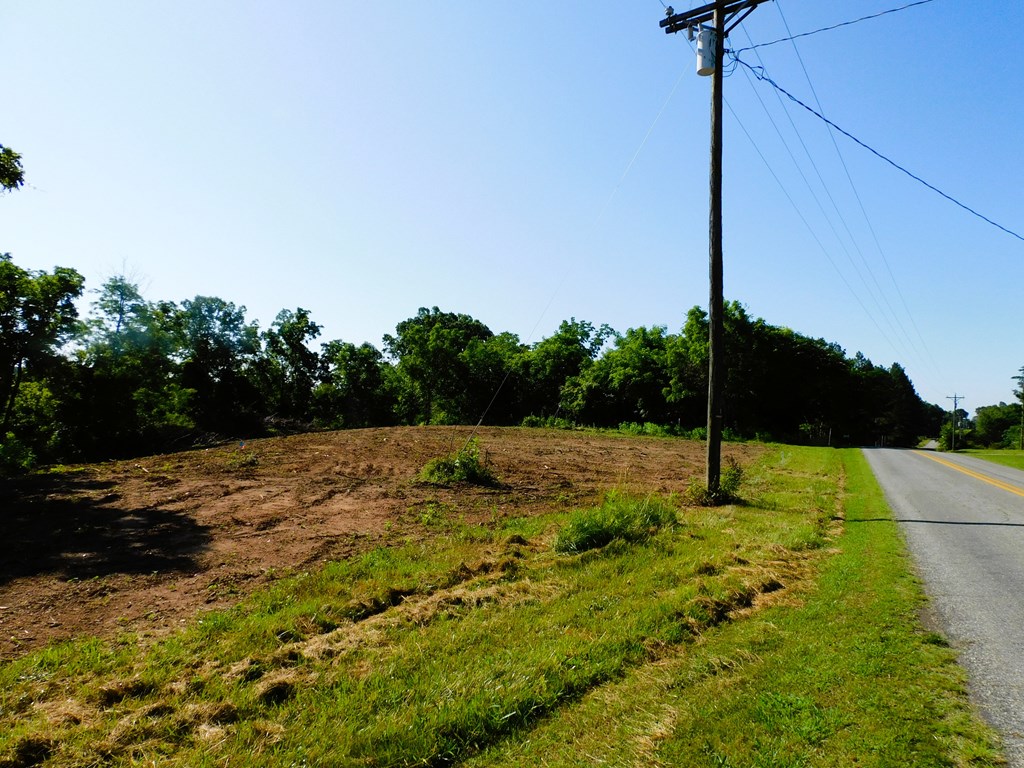 4.25 Strawberry Road Property Photo 8