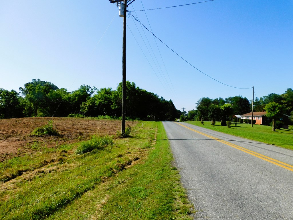 4.25 Strawberry Road Property Photo 9
