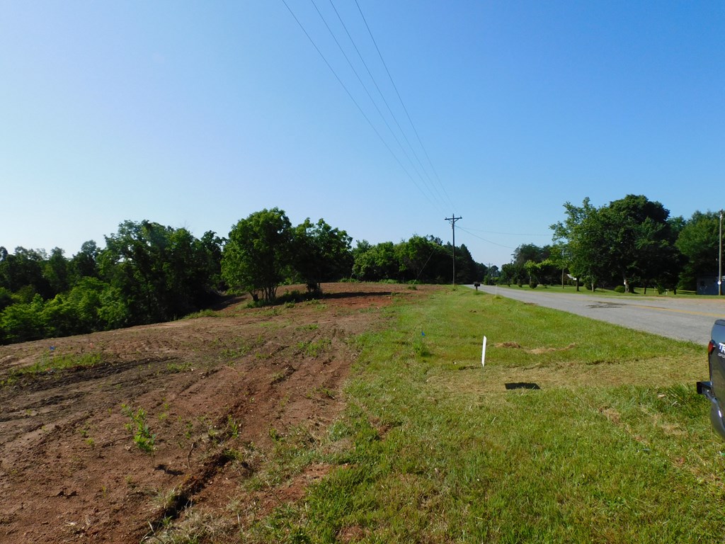 4.30 Strawberry Road Property Photo 8