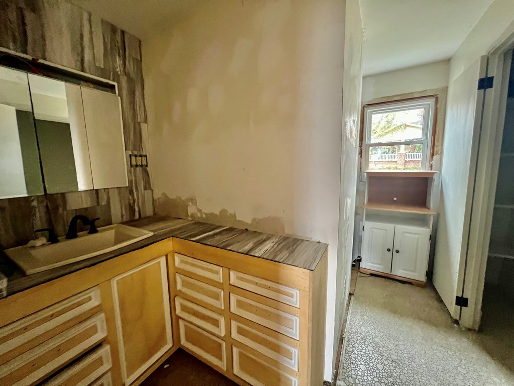 735 Marshall Avenue Property Photo 9