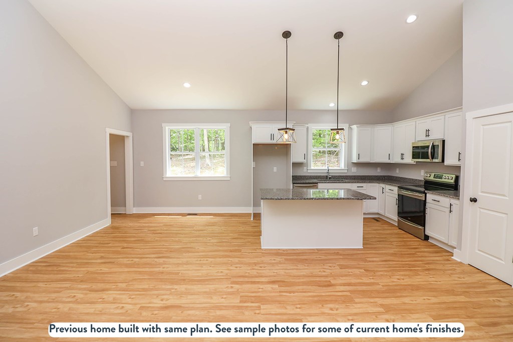 3877 Evans Creek Road Property Photo 5