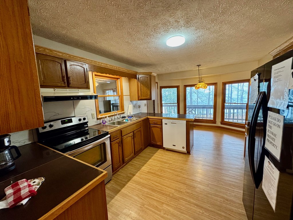 75 Roanoke Court Property Photo 6