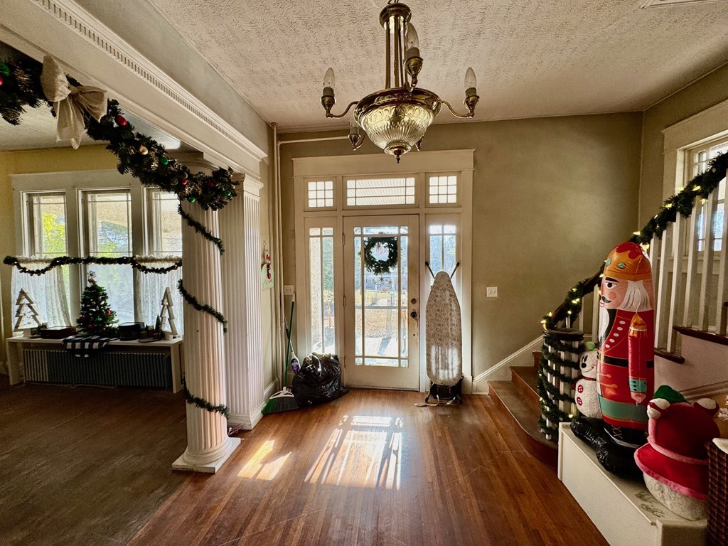 906 Virginia Avenue Property Photo 4
