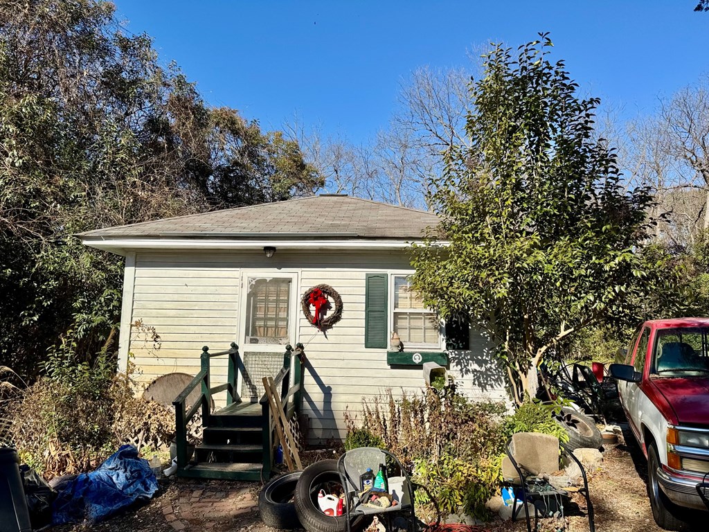 906 Virginia Avenue Property Photo 8