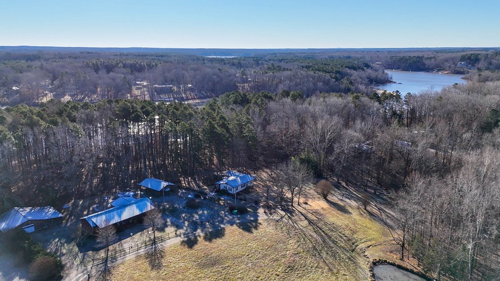 215 Adams Drive Property Photo 6