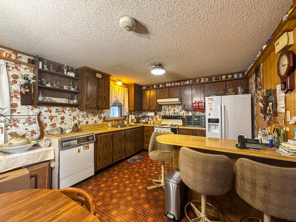 215 Adams Drive Property Photo 14