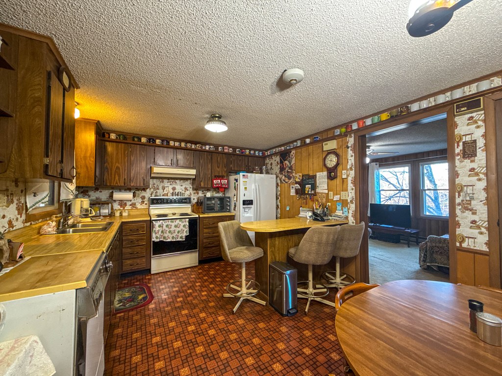 215 Adams Drive Property Photo 15