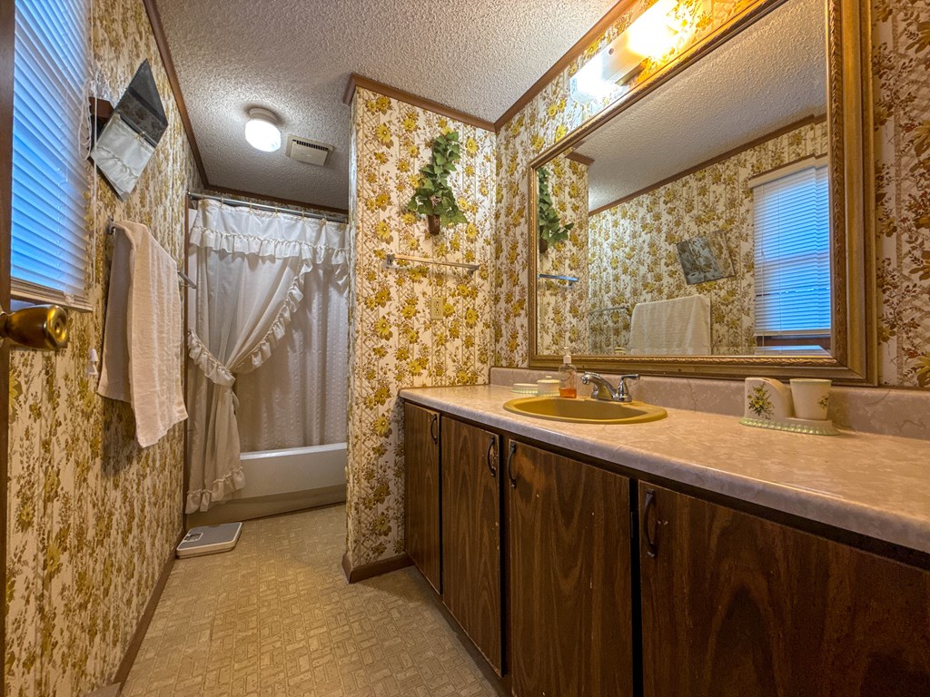 215 Adams Drive Property Photo 18