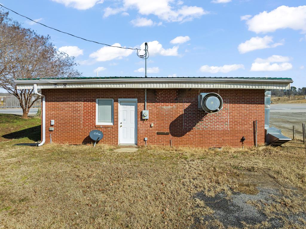 11256 Highway 15 South Property Photo 6
