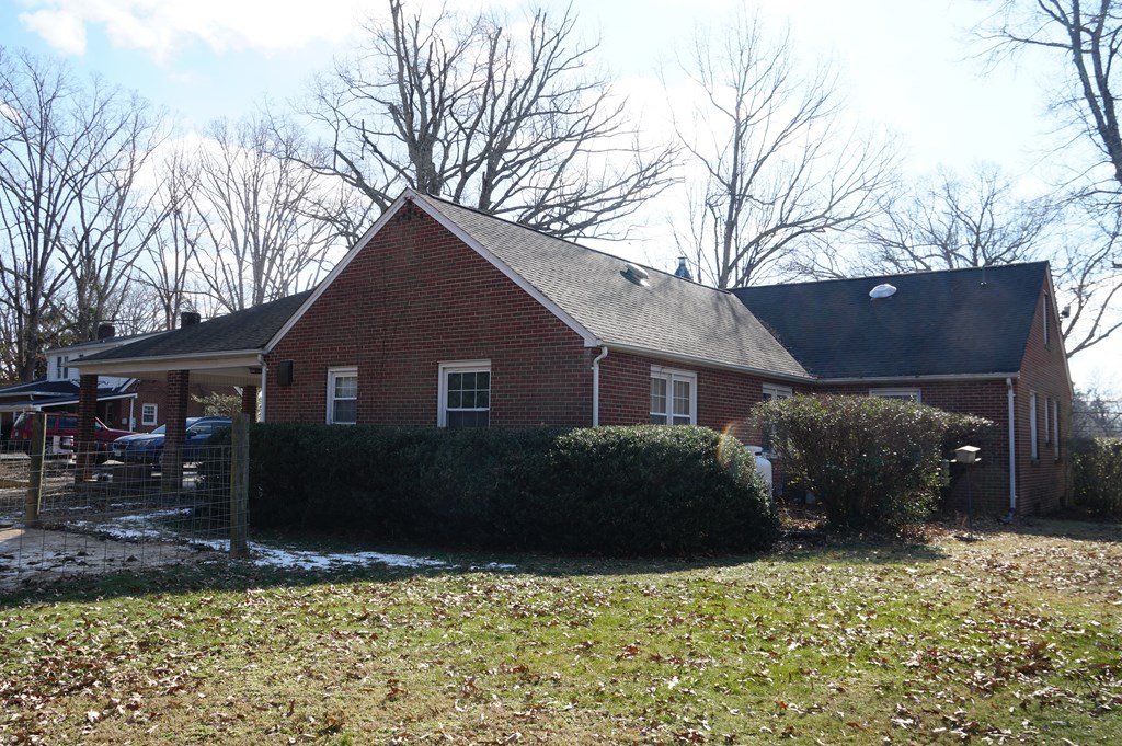 1236 Lynchburg Avenue Property Photo 5