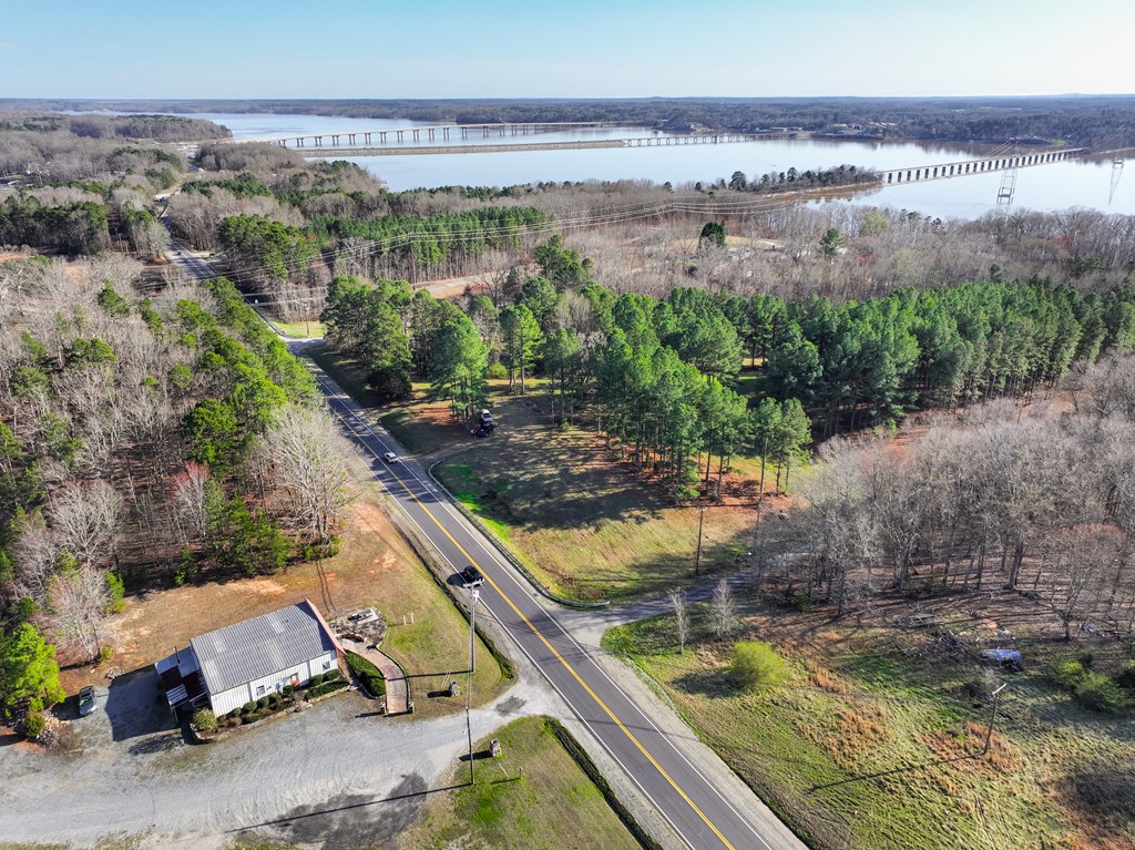 7254 Highway 15 North Property Photo 2