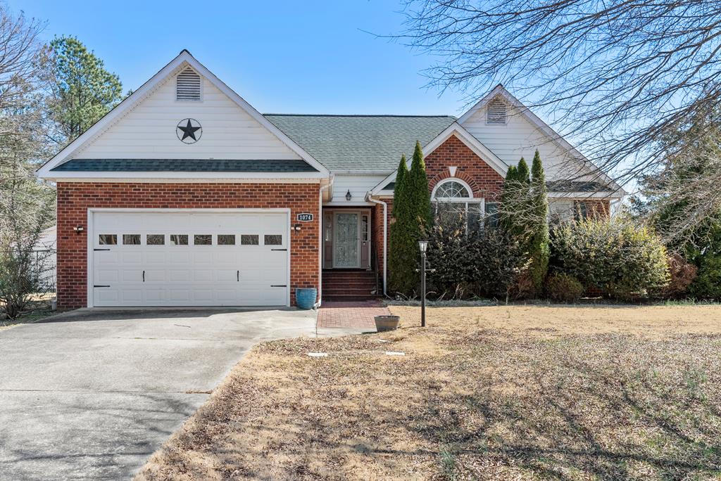 1074 Bellevue Road Property Photo