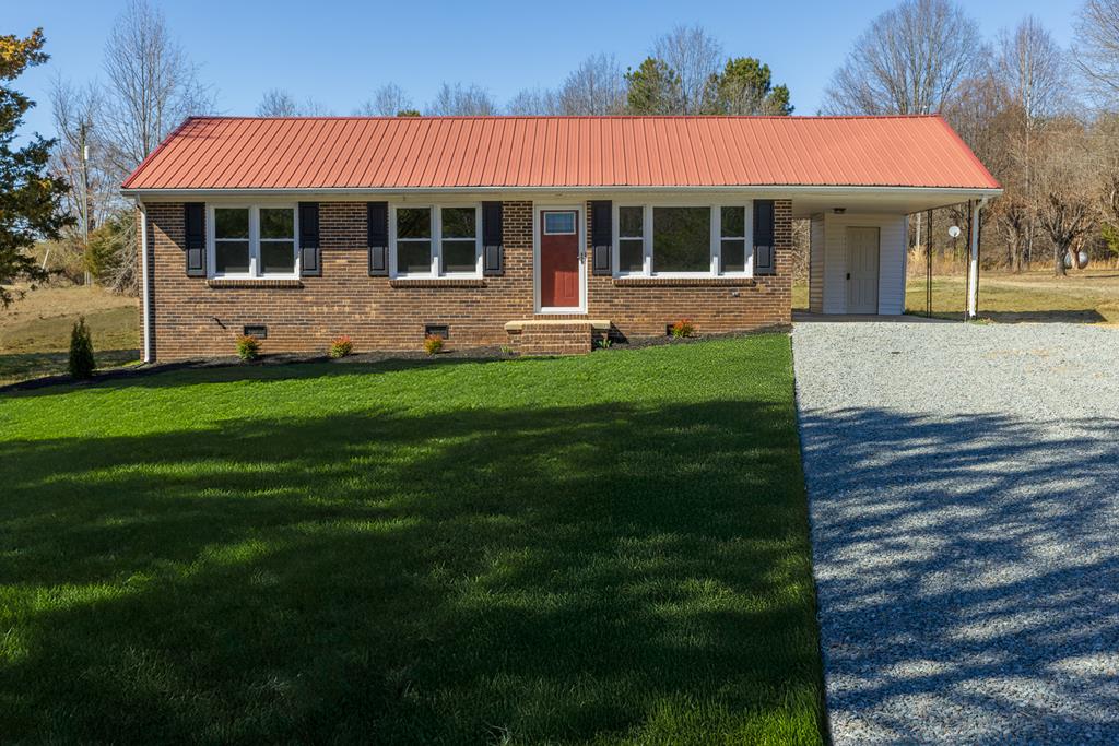 2220 Sandy Beach Road Property Photo