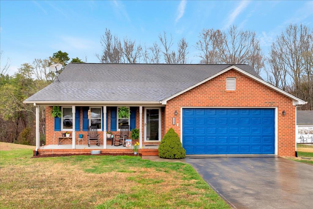 1110 E Oak Hill Drive Property Photo