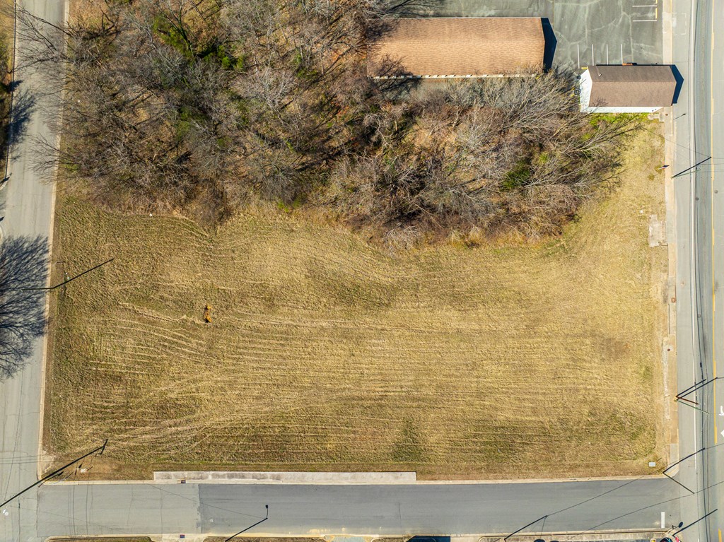 00 Wilborn Avenue Property Photo 6