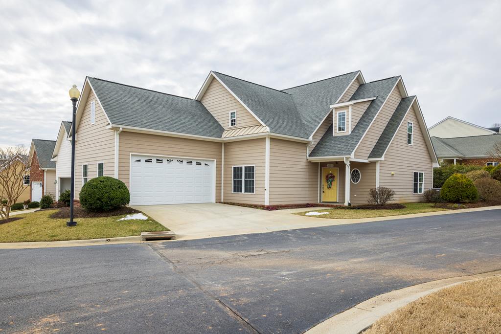 1105 Edgewood Circle Property Photo
