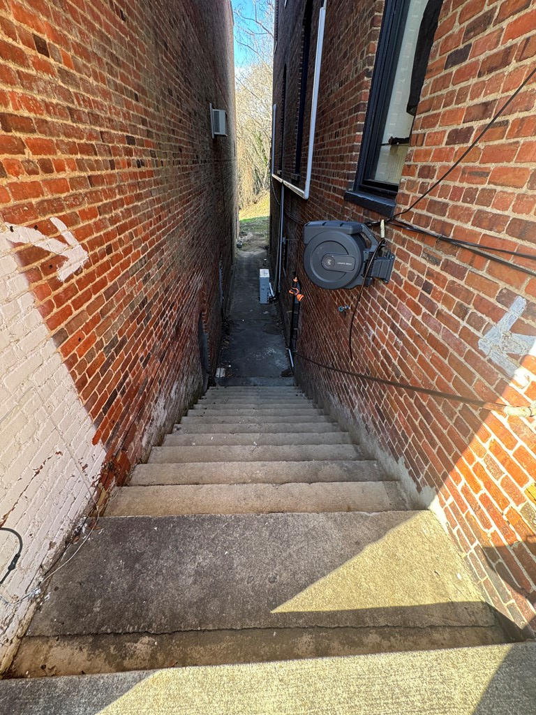320 Virginia Avenue Property Photo 2