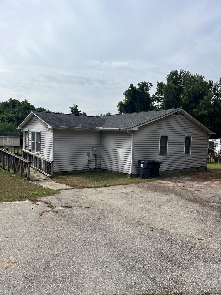 205 Smith Street Property Photo