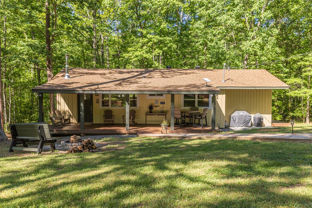 987 Beaver Pond Road Property Photo