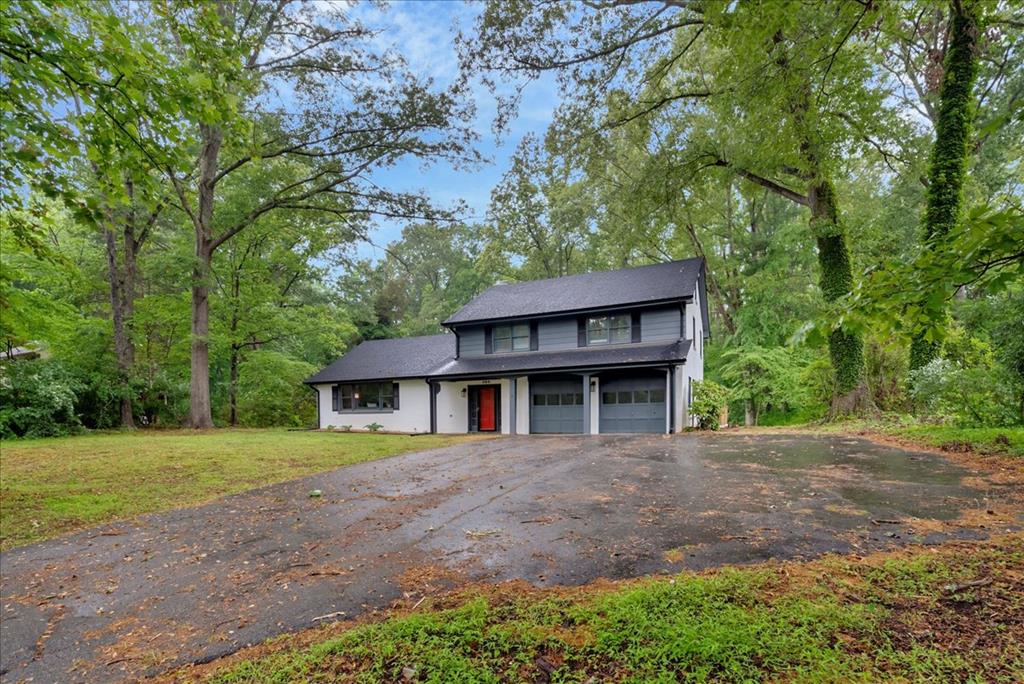 380 Canterbury Drive Property Photo