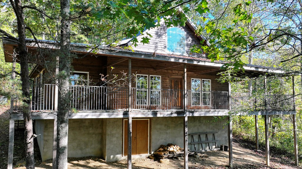 2047 Old Horse Mountain Road Property Photo 2