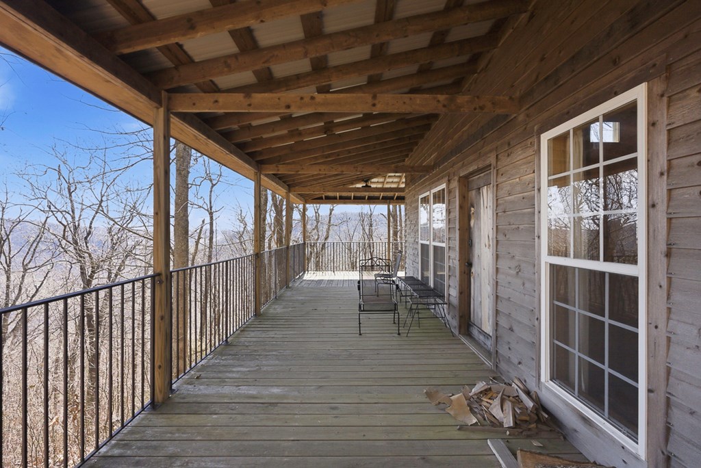 2047 Old Horse Mountain Road Property Photo 11