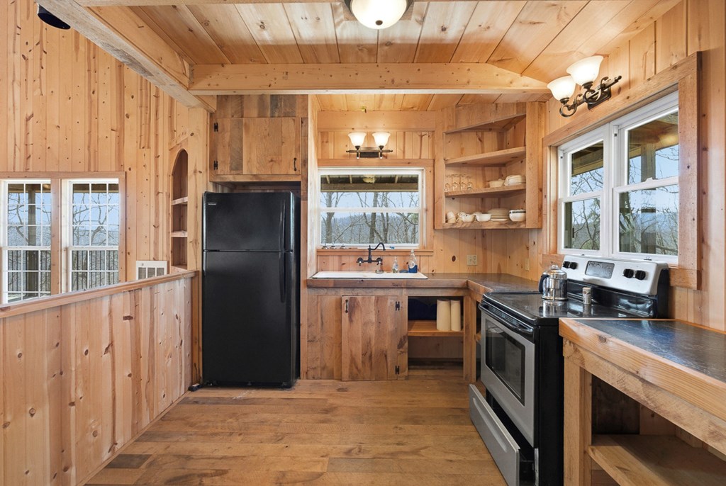 2047 Old Horse Mountain Road Property Photo 15