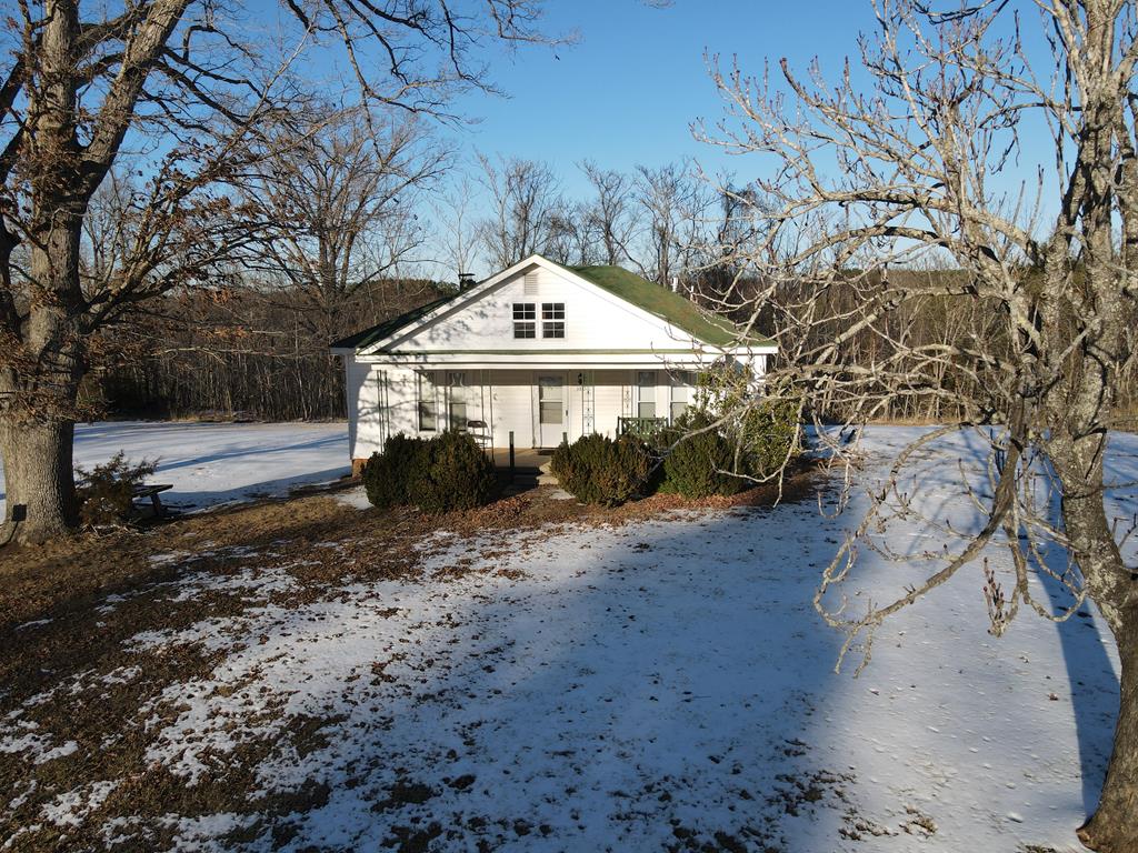 380 Redd Lane Property Photo 4