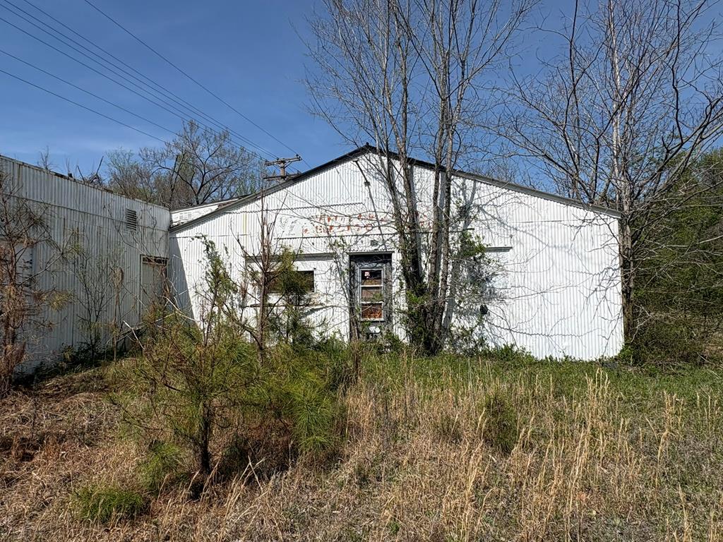 1095 Skippers Road Property Photo 1