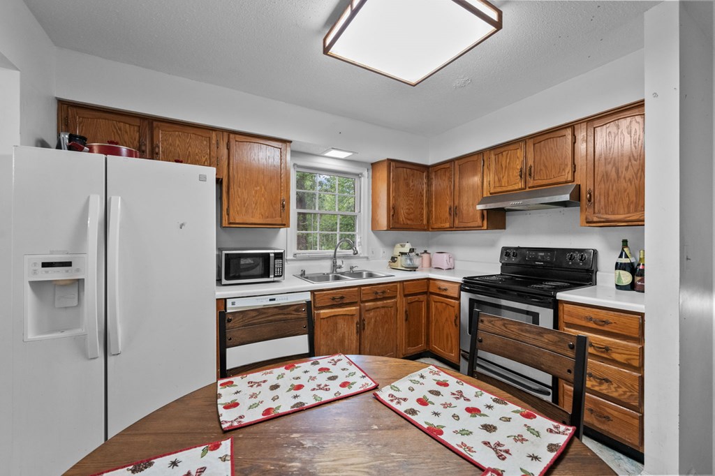 243 Craddock Street Property Photo 7