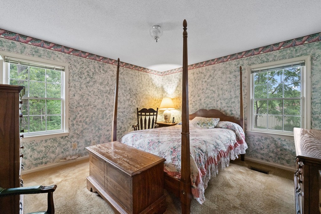243 Craddock Street Property Photo 8