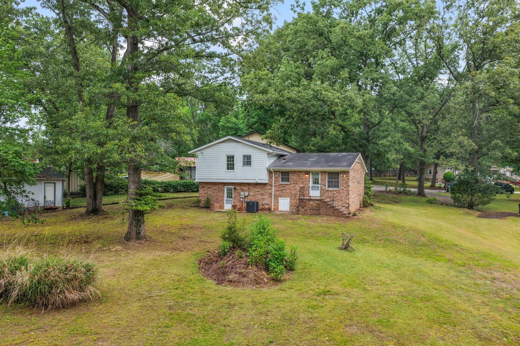 243 Craddock Street Property Photo 18