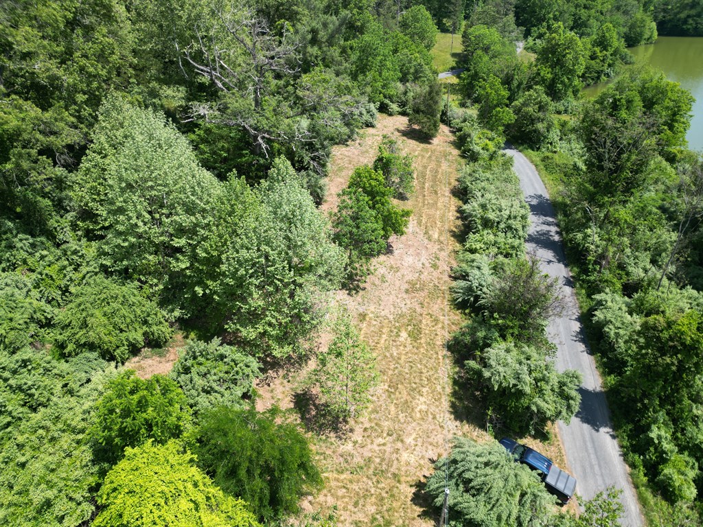 2010 Lakeside Drive Property Photo 11