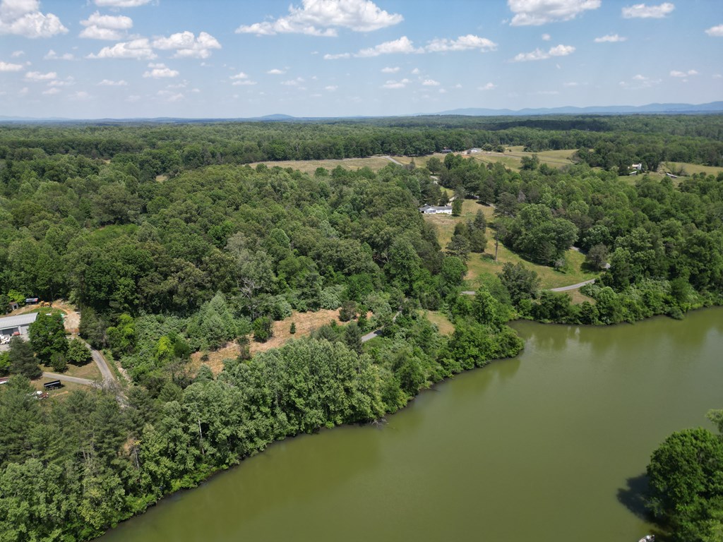 2010 Lakeside Drive Property Photo 12