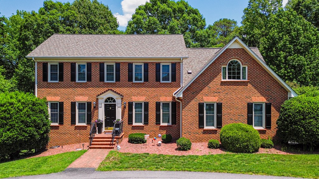 1092 Brook Run Property Photo 2