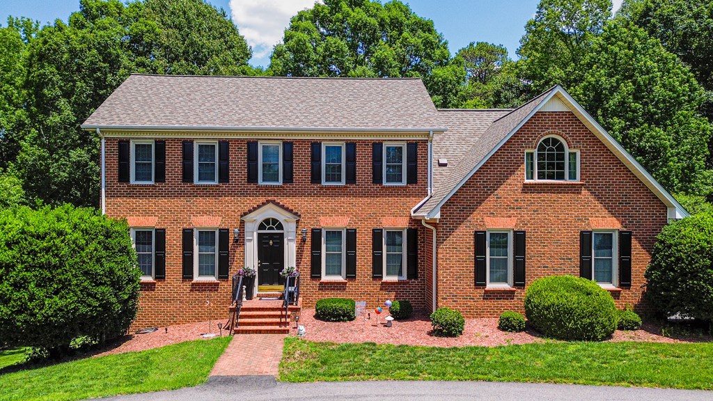 1092 Brook Run Property Photo 3