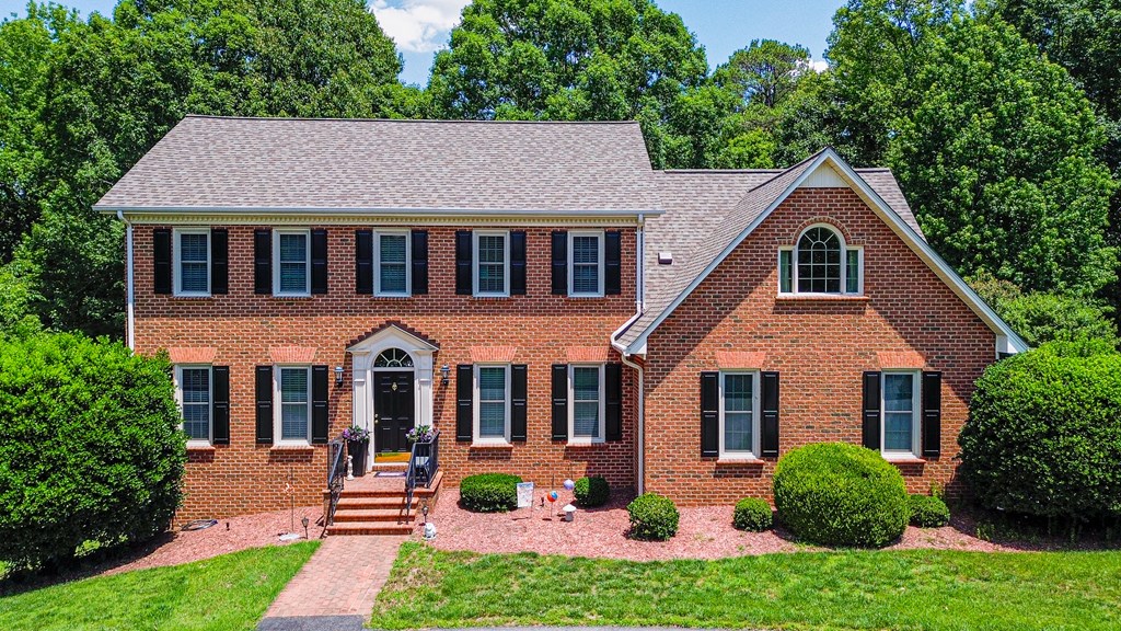 1092 Brook Run Property Photo 4