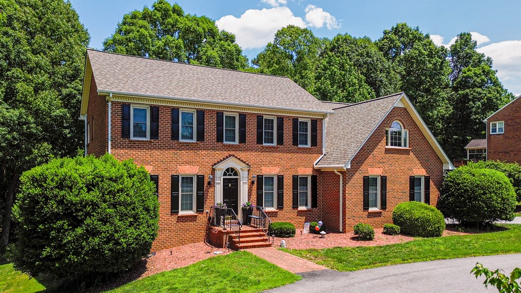 1092 Brook Run Property Photo 5