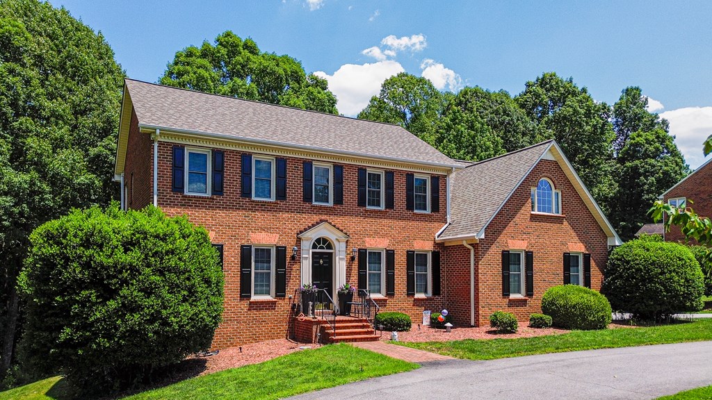 1092 Brook Run Property Photo 6