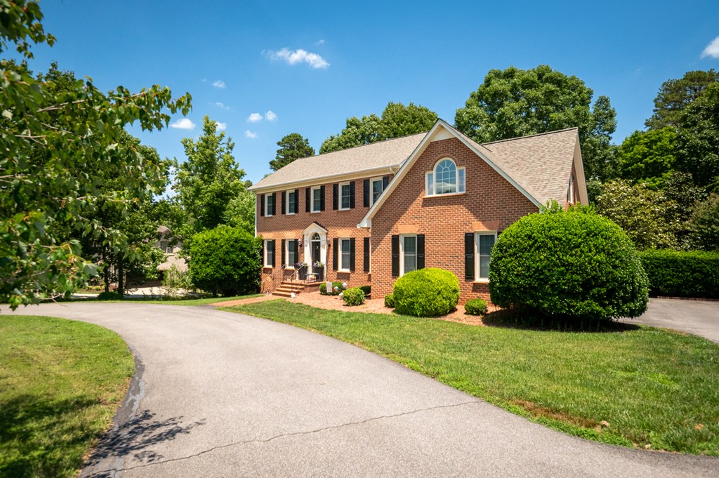 1092 Brook Run Property Photo 7