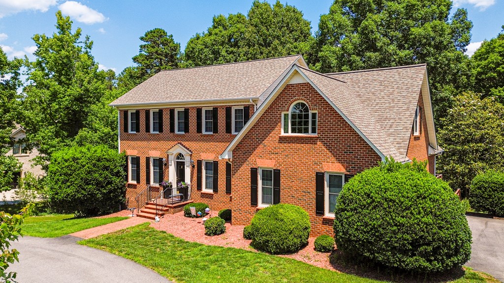 1092 Brook Run Property Photo 8