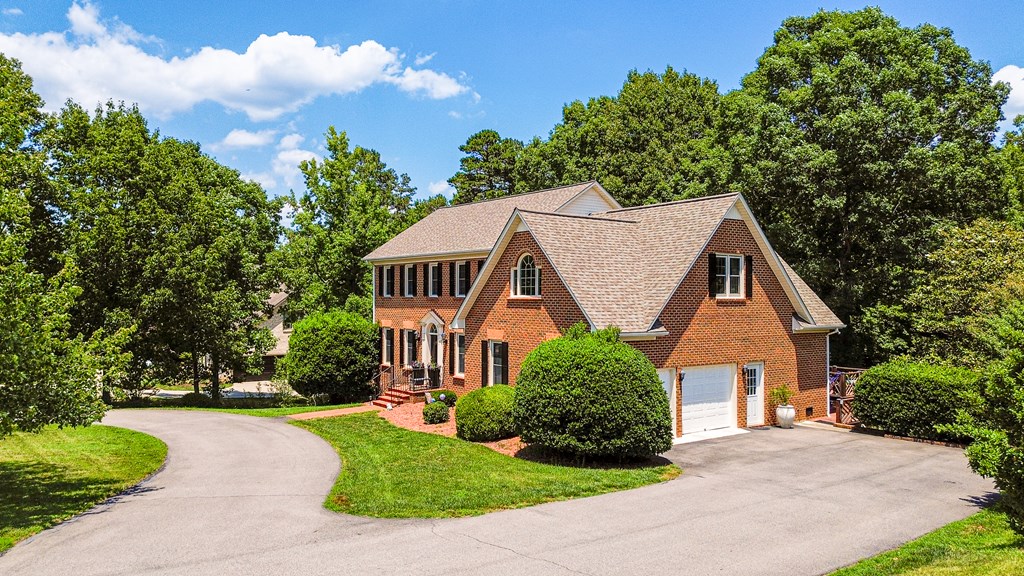 1092 Brook Run Property Photo 10