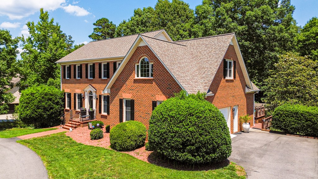 1092 Brook Run Property Photo 11
