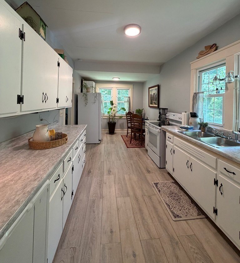 455 Osborne Street Property Photo 11