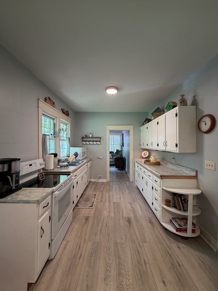 455 Osborne Street Property Photo 12