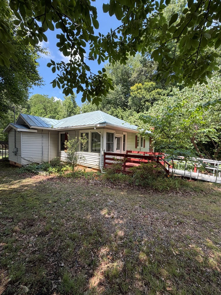 455 Osborne Street Property Photo 24