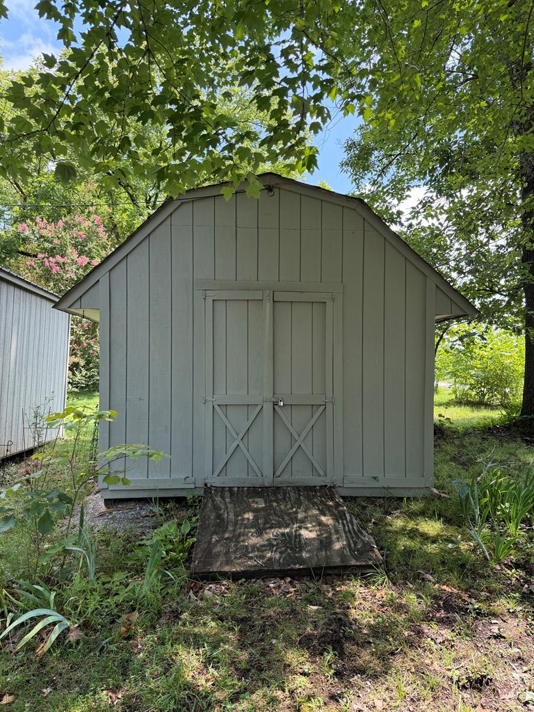 455 Osborne Street Property Photo 28