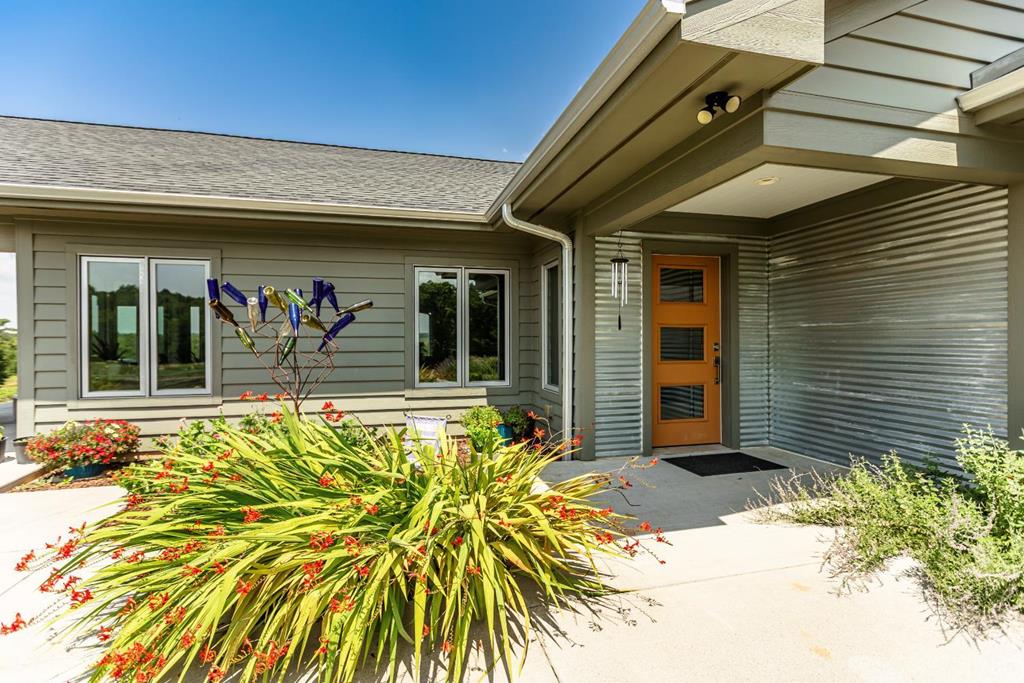 1370 Out Of Area Property Photo 3