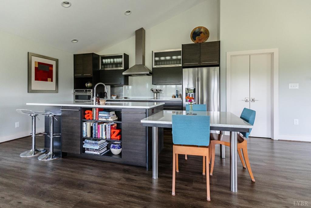 1370 Out Of Area Property Photo 6